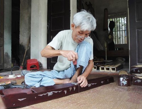 Однострунная цитра «дан-бау» - вьетнамский традиционный музыкальный инструмент - ảnh 2